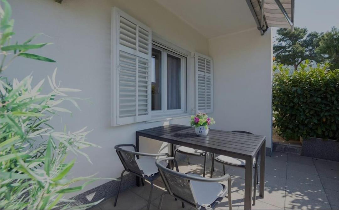 Apartment Nina Podstrana Exterior photo